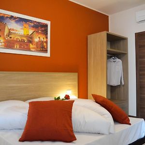 Standard Zimmer mit Kingsize-Bett